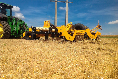 Agrisem-Cultiplow-Gold-8m-07-2016-9889