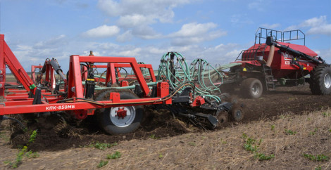 kombinirovannyie-posevnyie-kompleksyi-serii-FEAT-s-vyisevom-v-diskovyiy-soshnik-3