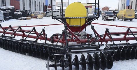 kombinirovannyiy-pochvoobrabatyivayuschiy-kompleks-s-vneseniem-pochvennyih-gerbitsidov-i-udobreniy-na-baze-luschilnikov-FeatAgro-serii-ldg4