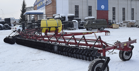 kombinirovannyiy-pochvoobrabatyivayuschiy-kompleks-s-vneseniem-pochvennyih-gerbitsidov-i-udobreniy-na-baze-luschilnikov-FeatAgro-serii-ldg6