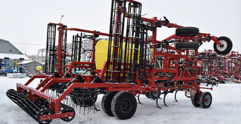 sistemyi-vneseniya-jidkih-udobreniy-na-baze-kultivatorov-FeatAgro-serii-pk2