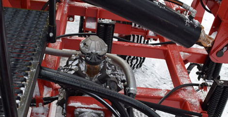 sistemyi-vneseniya-jidkih-udobreniy-na-baze-kultivatorov-FeatAgro-serii-pk4